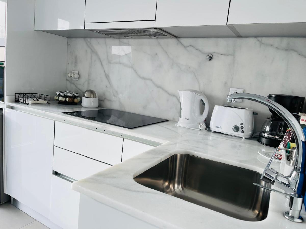 Central Tiled Apartment أفيرو المظهر الخارجي الصورة